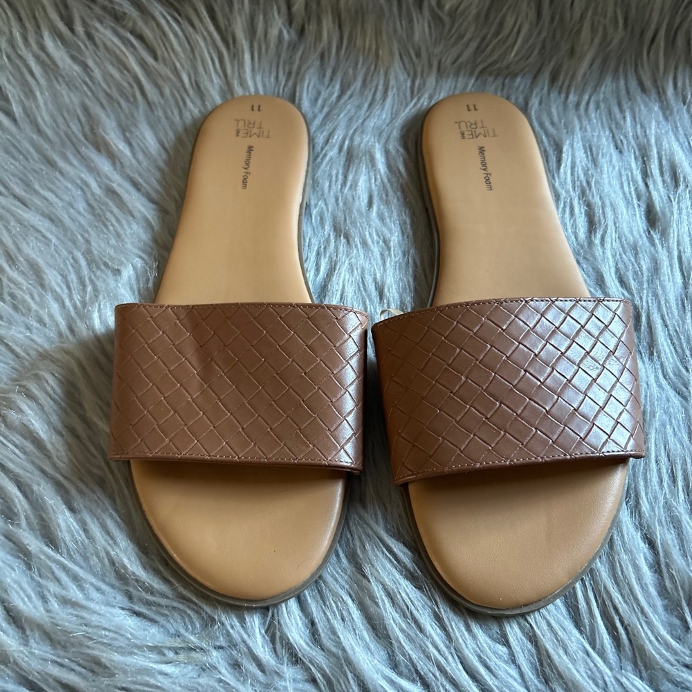 Time And Tru Open‎ Toe Sandals Womens Size 11 Brown Slip On Shoes Memory Foam